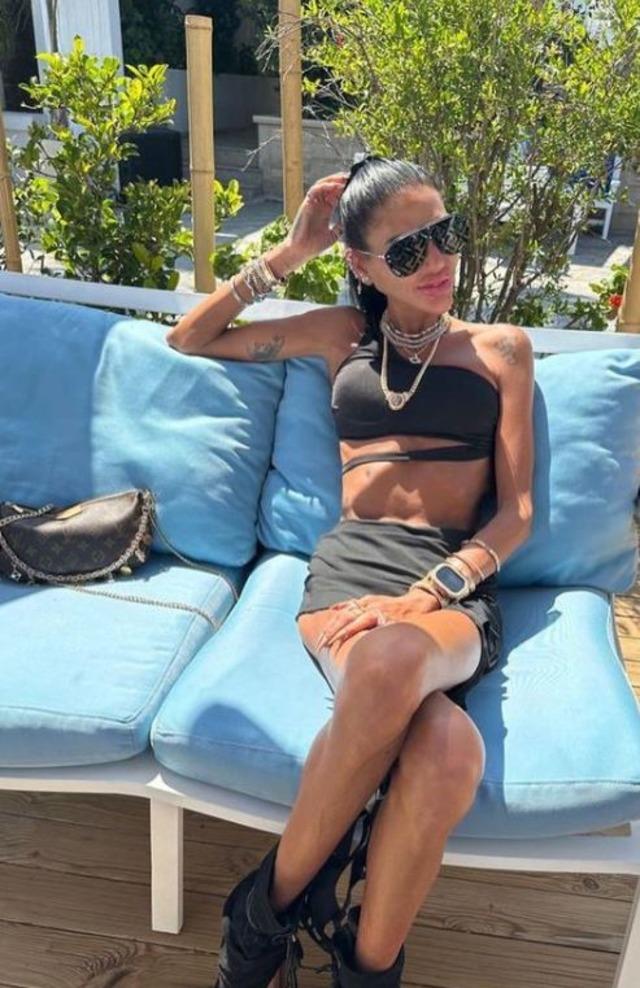 sureyya yalcin feet 3