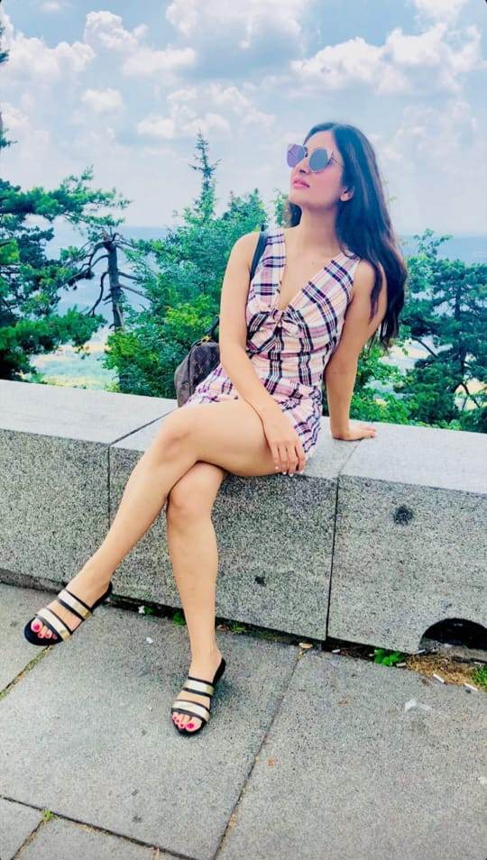 surilie gautam feet