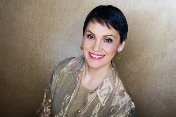 susan aglukark feet 5