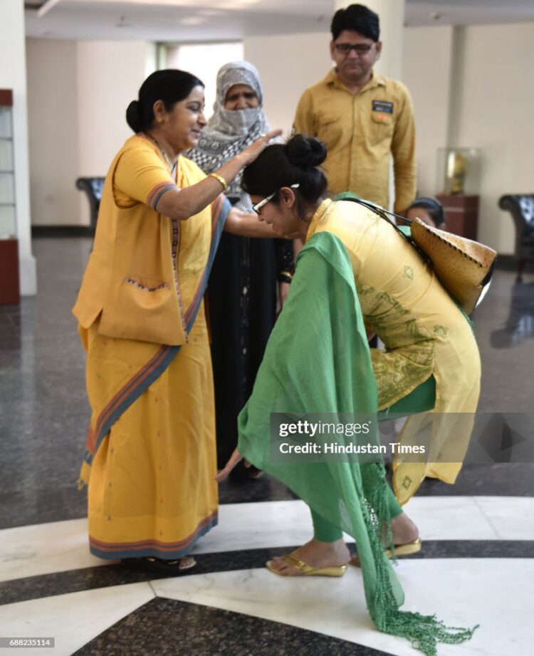 sushma swaraj feet 1