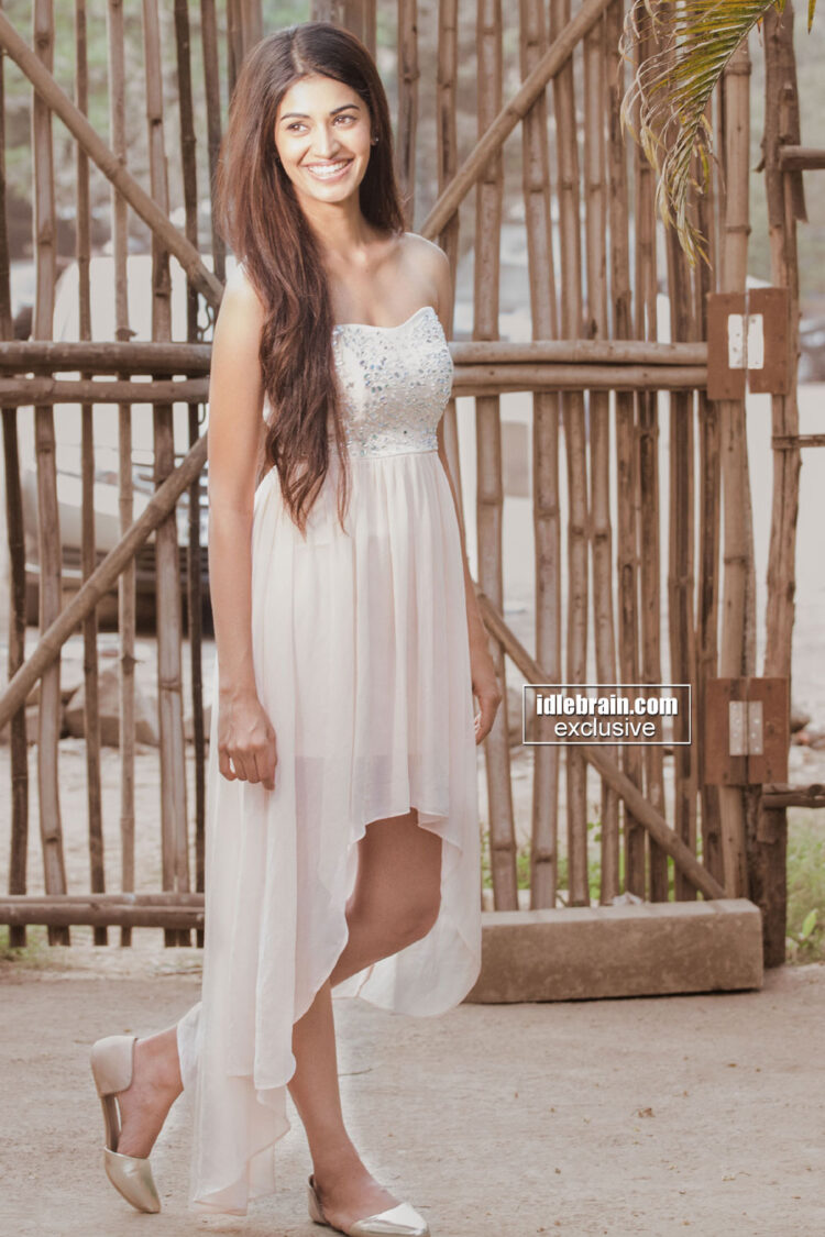 sushruthii krishna feet 3