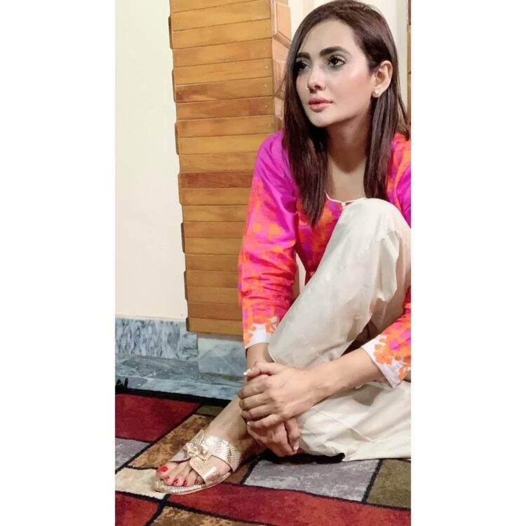 suzain fatima feet 3