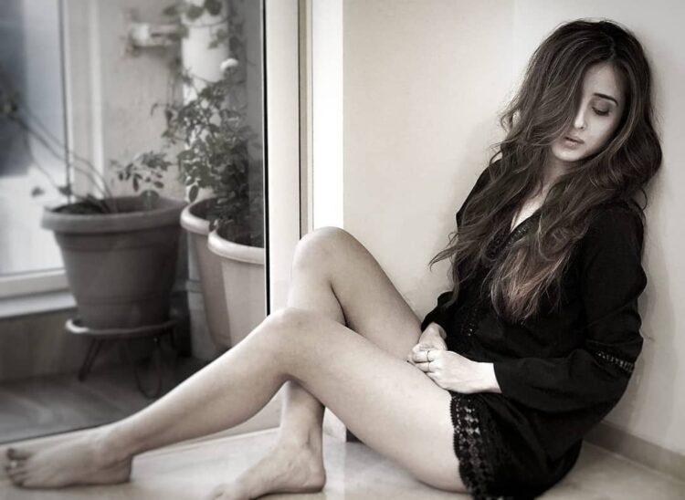 suzanna mukherjee feet 4