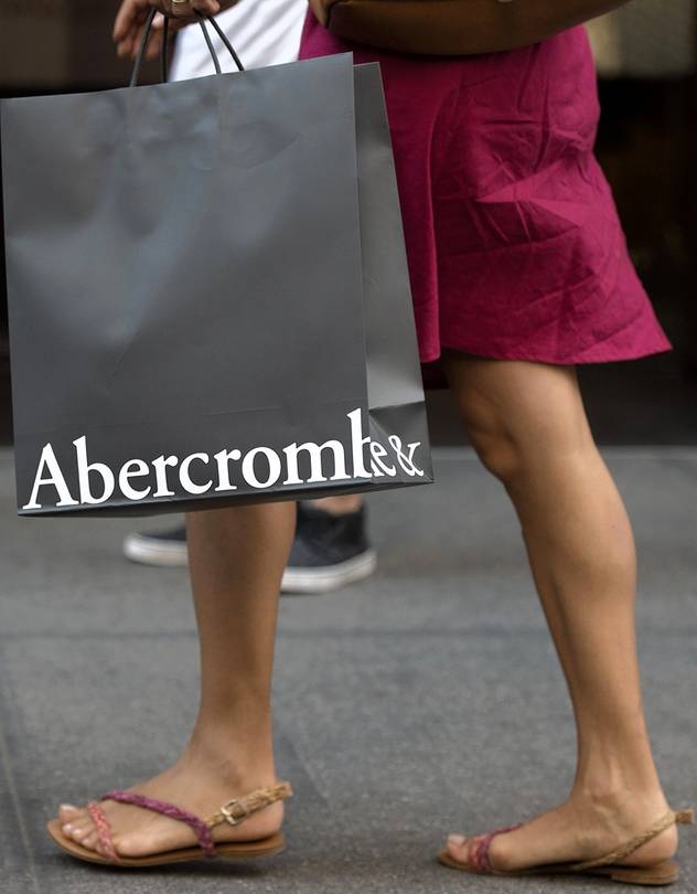 suzanne hollister feet