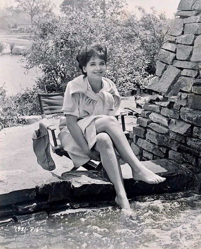 suzanne pleshette feet 1