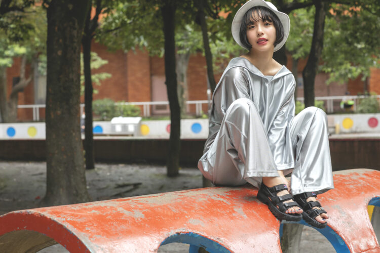 suzu yamanouchi feet scaled