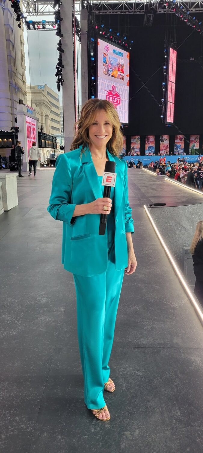 suzy kolber feet 4