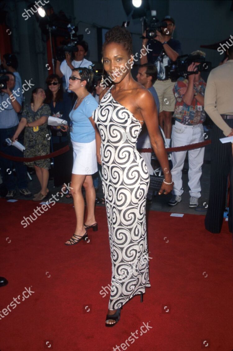 suzzanne douglas feet 2