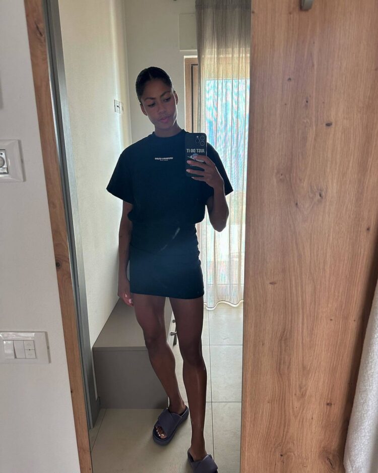 sveindis jane jonsdottir feet 1