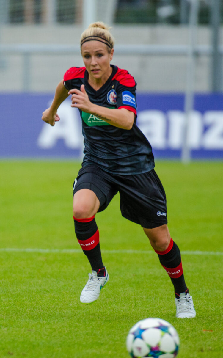 svenja huth feet 6 scaled