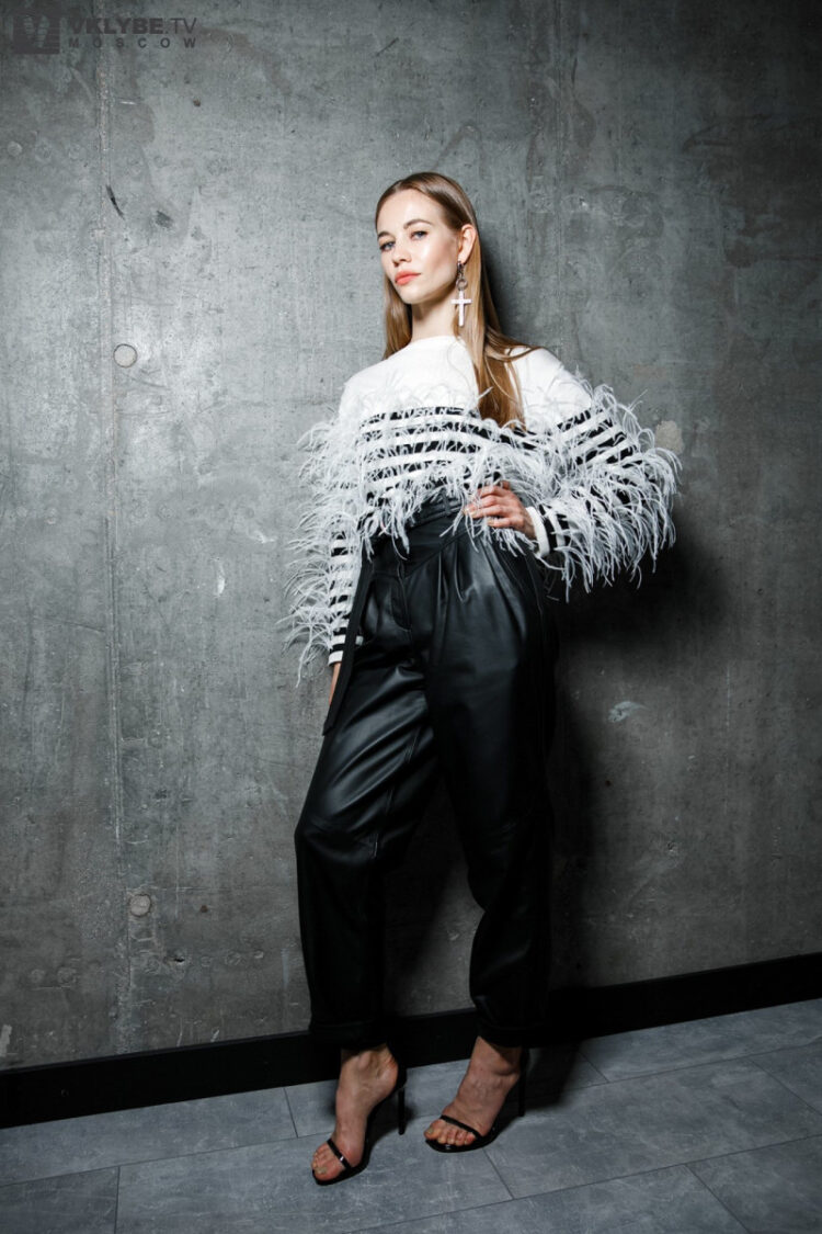 sveta ustinova feet 3