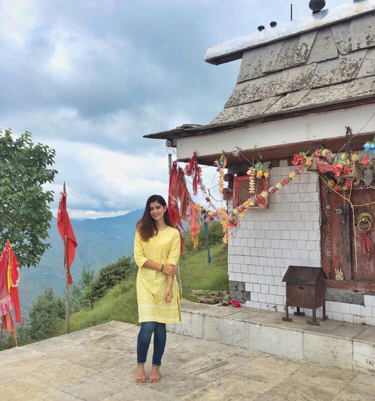 swati chauhan feet 6