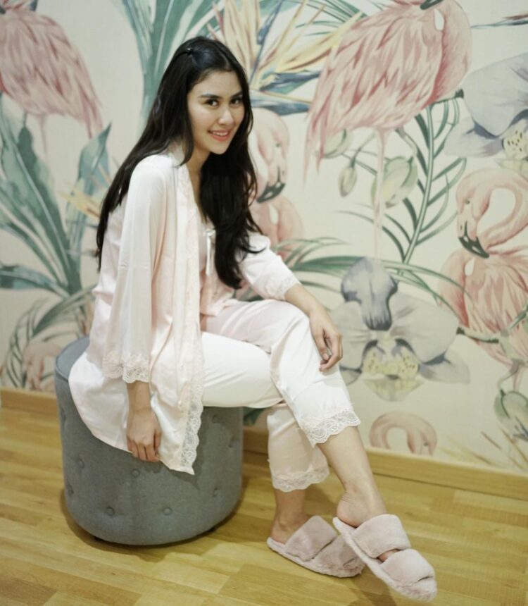 syahnaz sadiqah feet 2