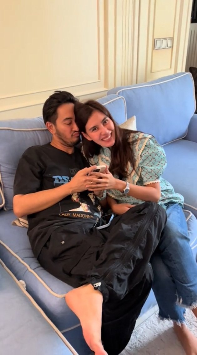 syahnaz sadiqah feet 5