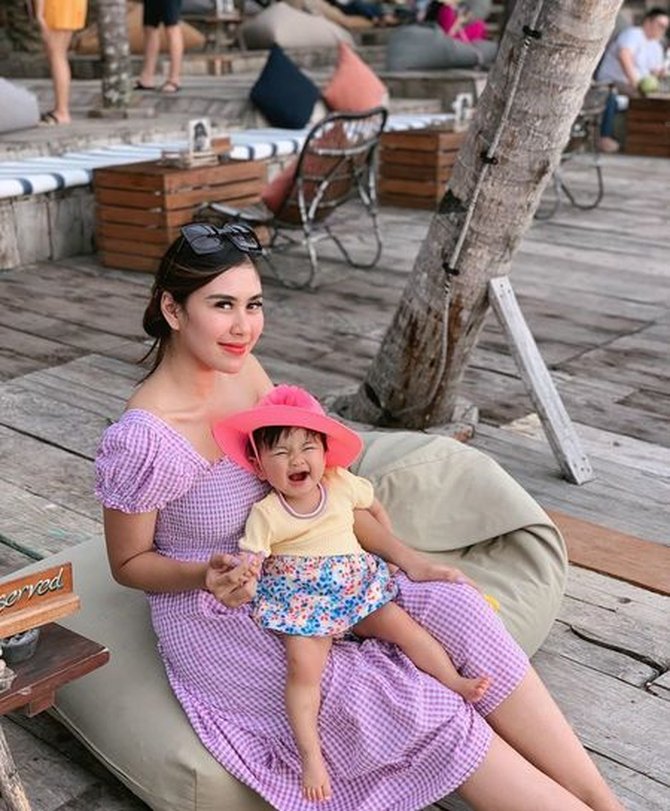 syahnaz sadiqah feet 6