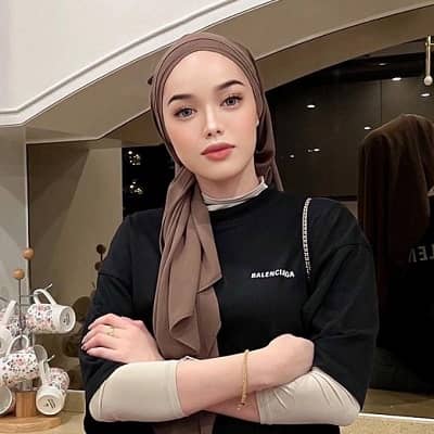 syasya rushdiena feet 3