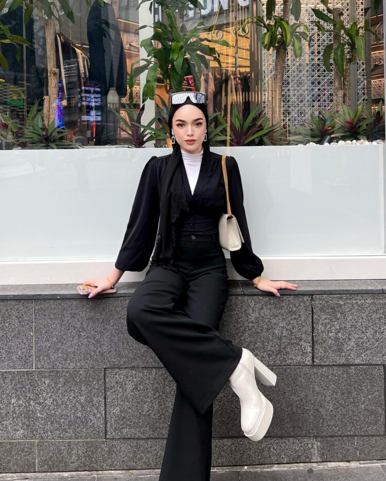 syasya rushdiena feet 6