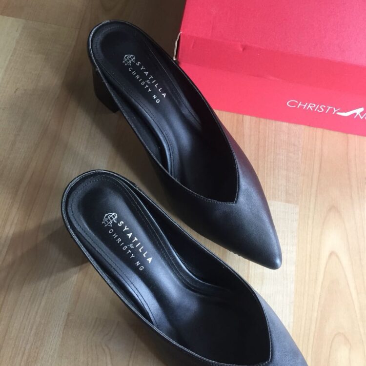 syatilla melvin feet 5