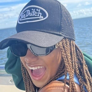 sydney bourne feet 4