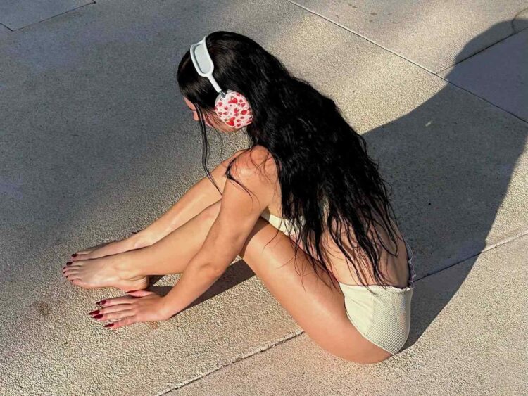 sydney carlson feet 5