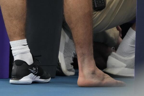 sydney frances feet 5