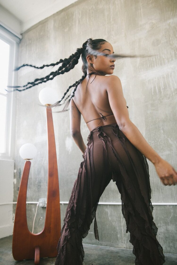 sydney graham feet 1