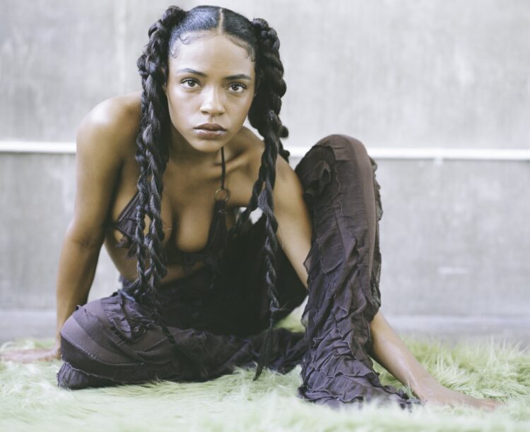 sydney graham feet 5