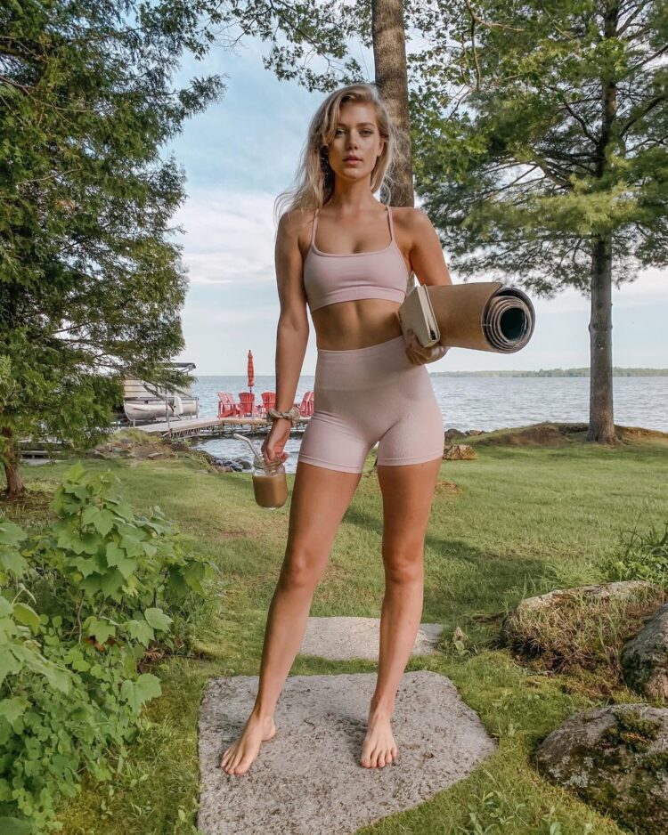 sydney hoffman feet 3