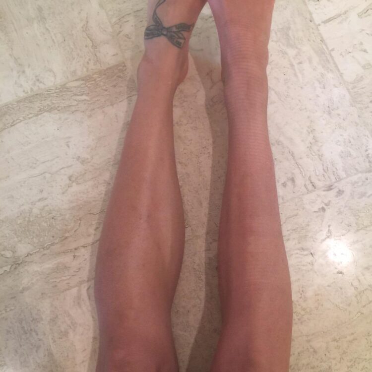 sydney leroux feet