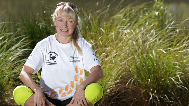 sydney lilian feet 5