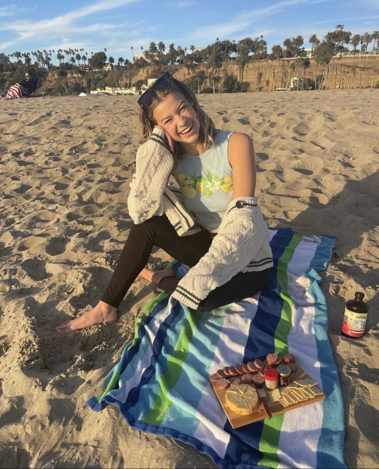 sydney morgan feet 6