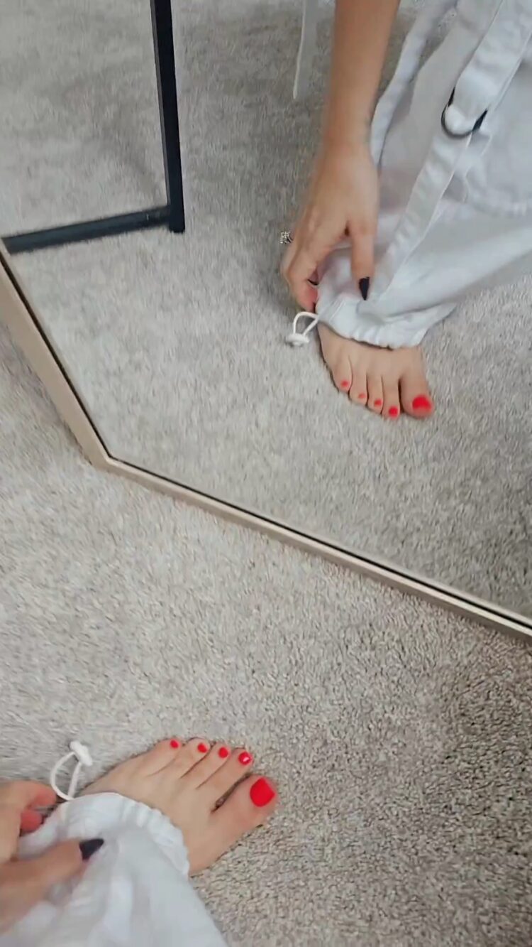 sydney nicole feet 5