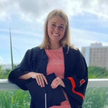 sydney schwartz feet 2