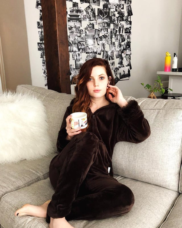 sydney sierota feet