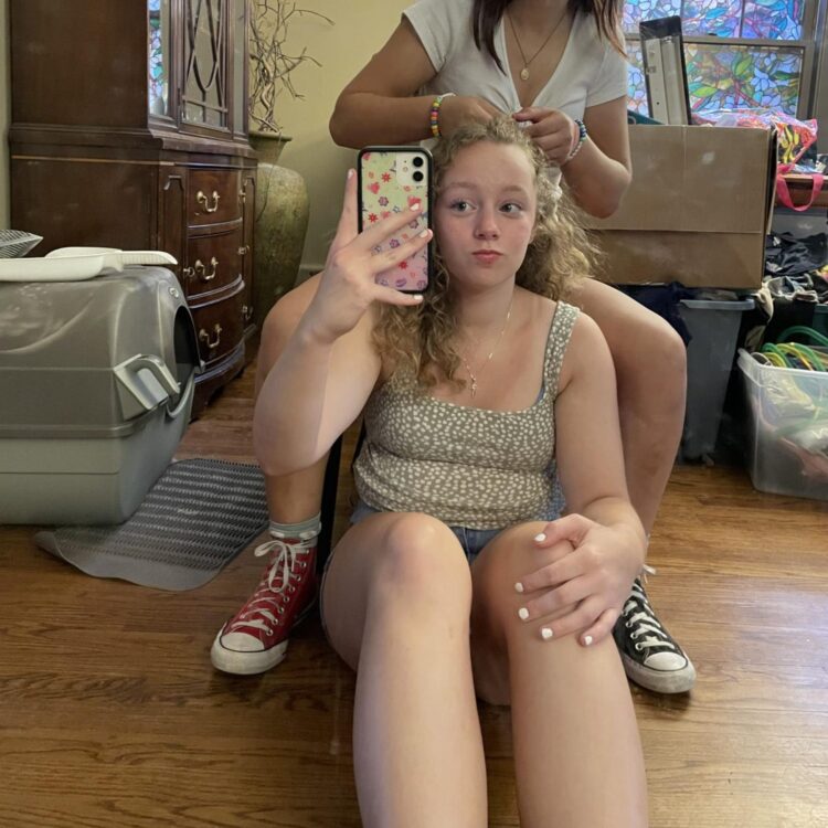 sydney wilson feet 3