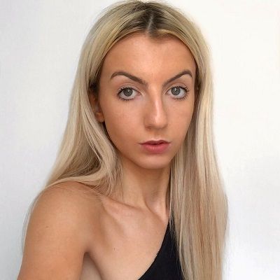 sydney worgan feet 2