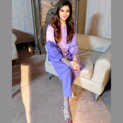 syeda tuba anwar feet 4