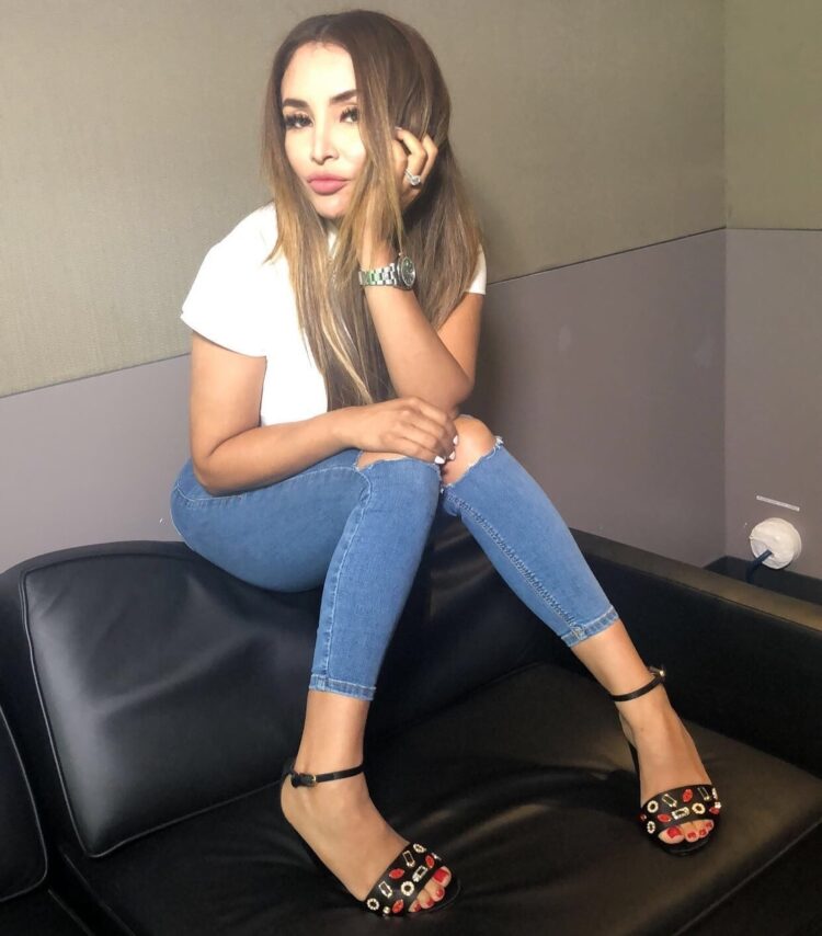 sylvia del valle feet 1