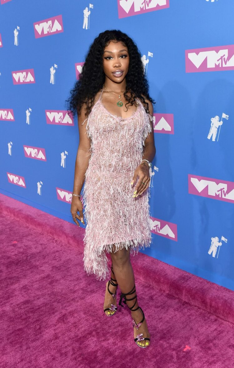 sza feet 1 scaled