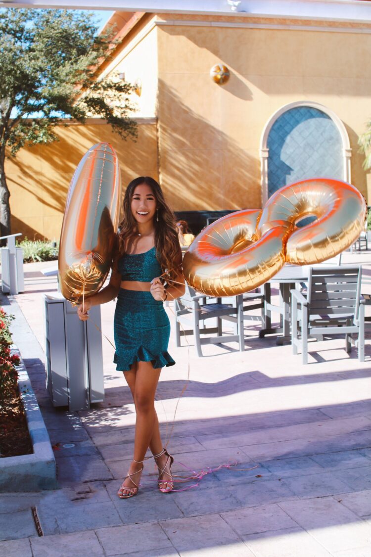 szesze fertitta feet 1