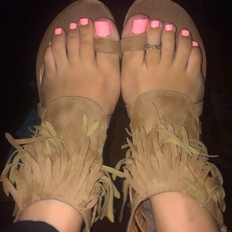 tacey feet 6