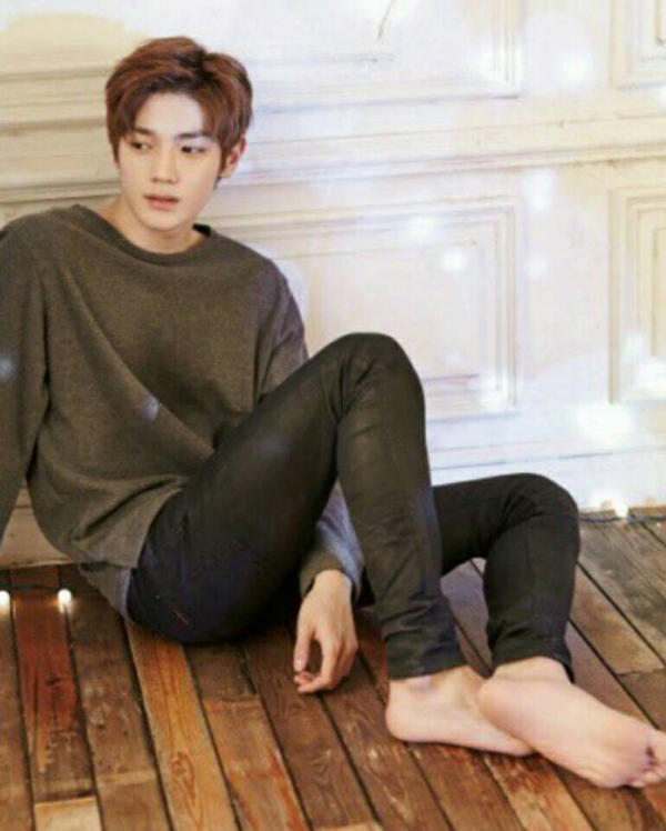taeyoung feet