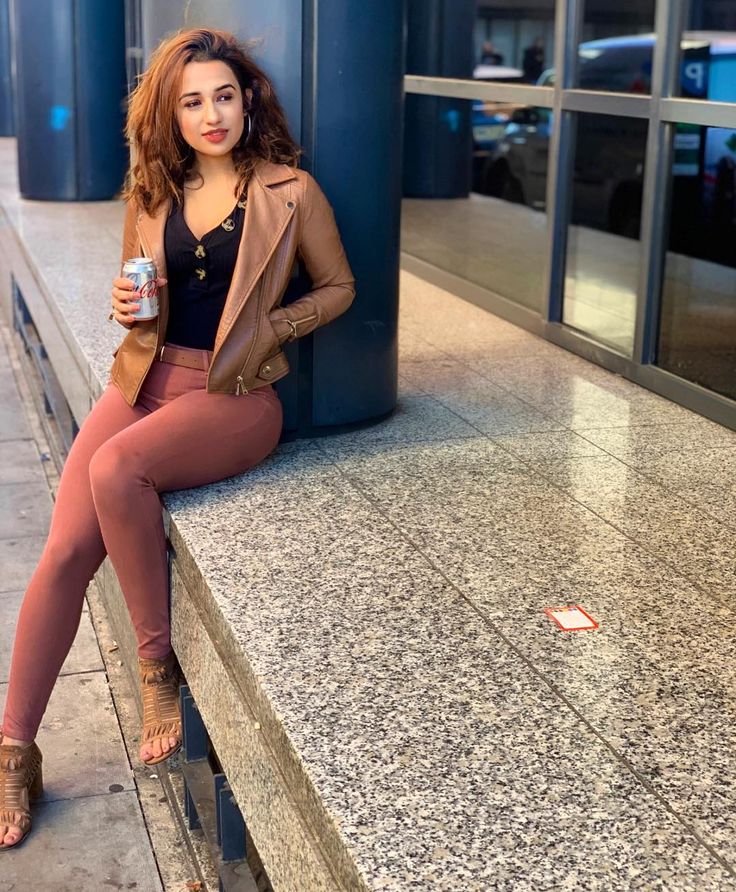 tahlia rowena coutinho feet 1