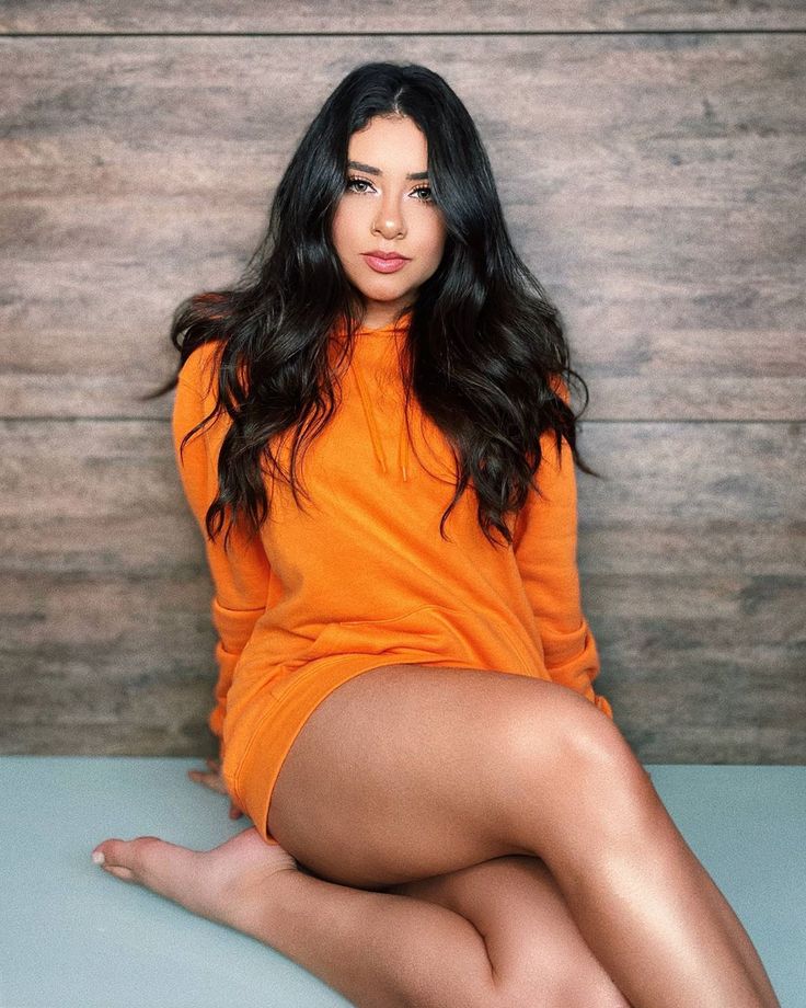 taina costa feet