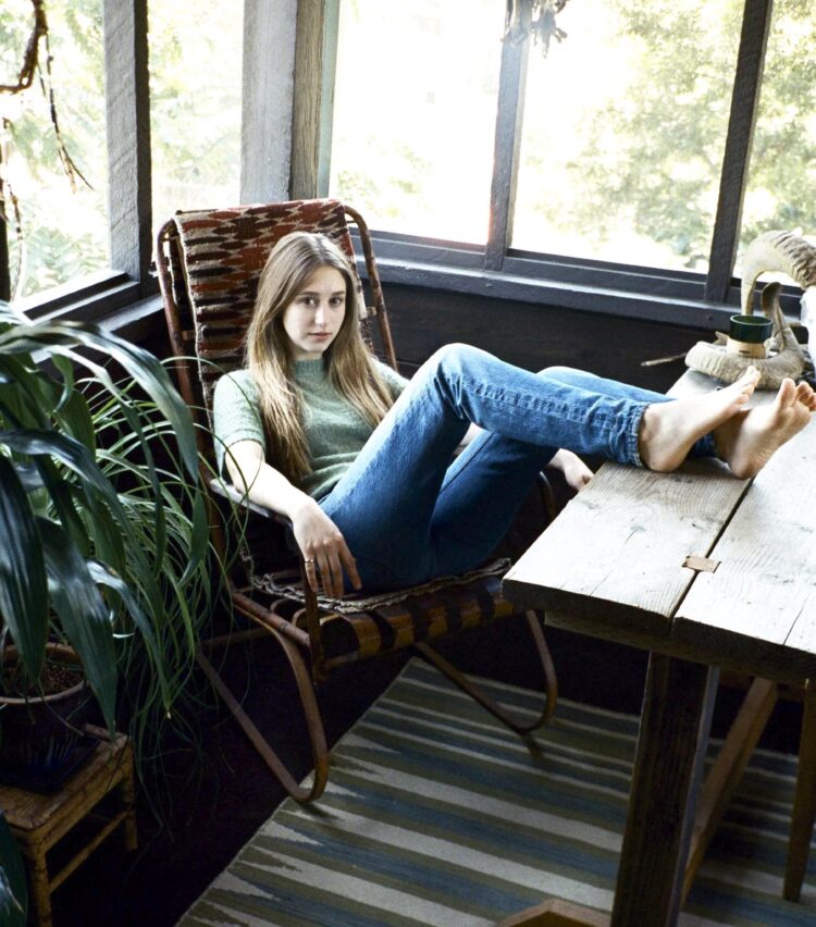taissa farmiga feet