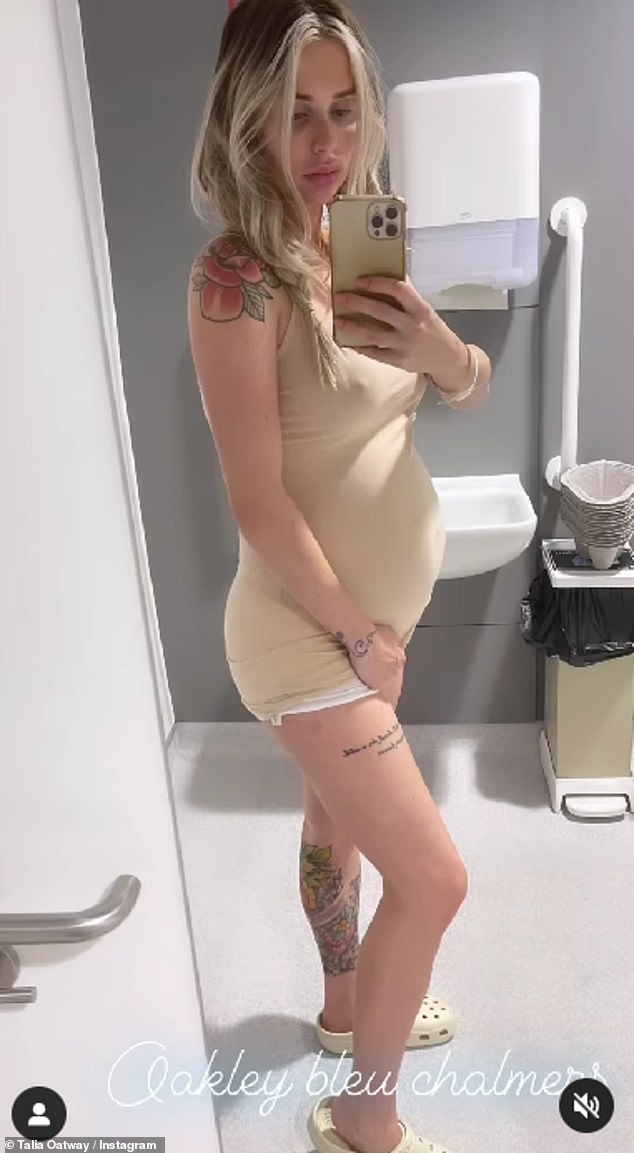 talia mia oatway feet 1