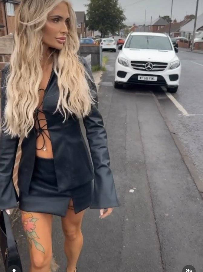 talia mia oatway feet 6