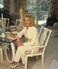 tammy wynette feet 5