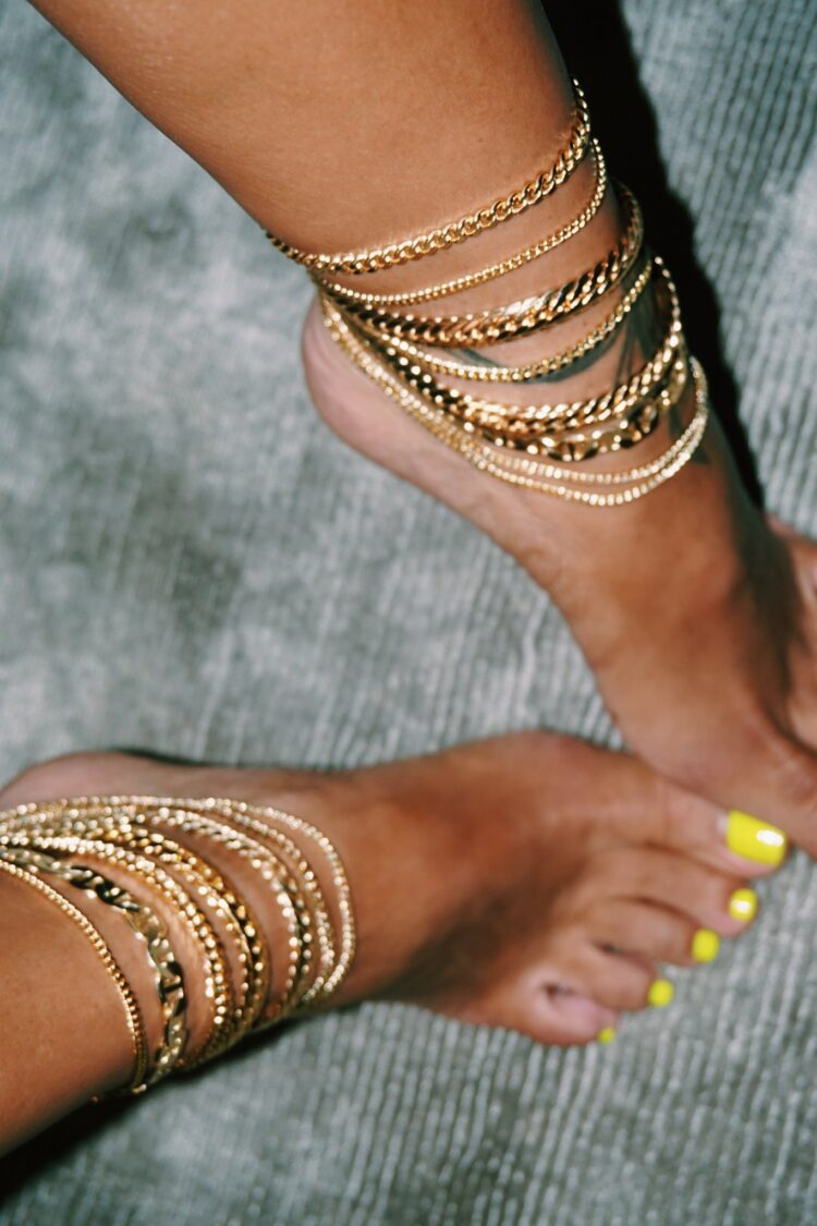 tanaya henry feet 4