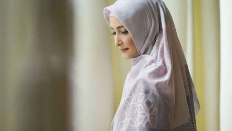 tantri syalindri ichlasari feet 5